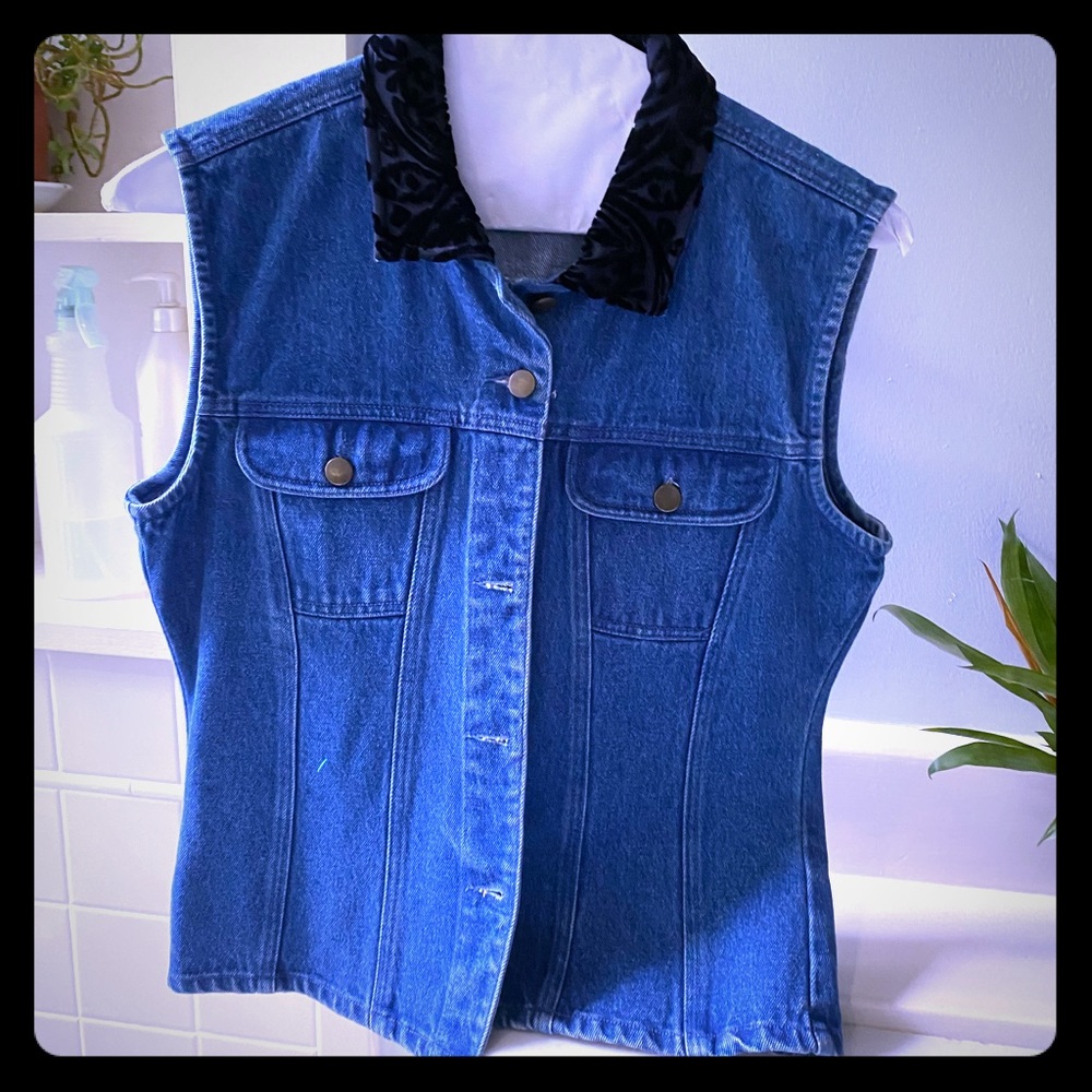 Denim vest with velvet trim
